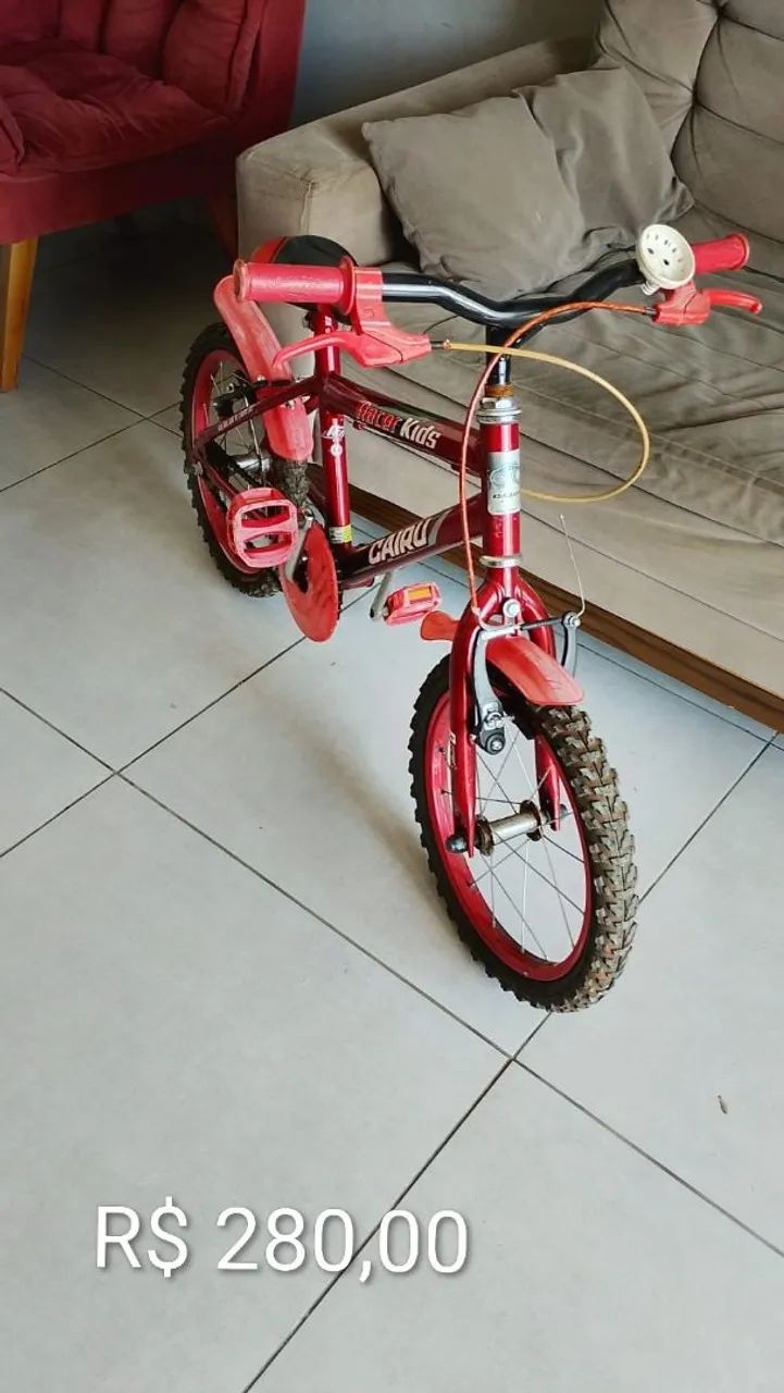 Carrinho infantil / bicicleta aro 16 / Cadeirinha Bike / Arara de roupas