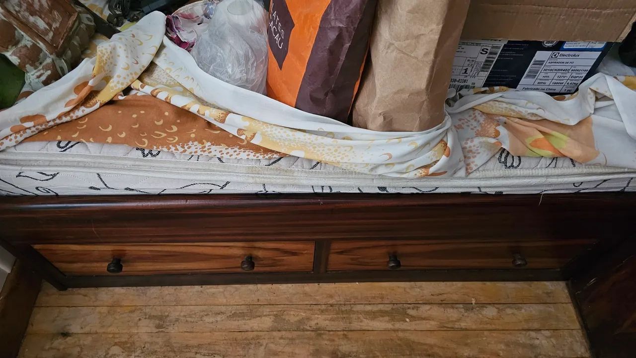 Cama de solteiro menor que o padrão com 2 gavetões, de jacarandá - Foto 3