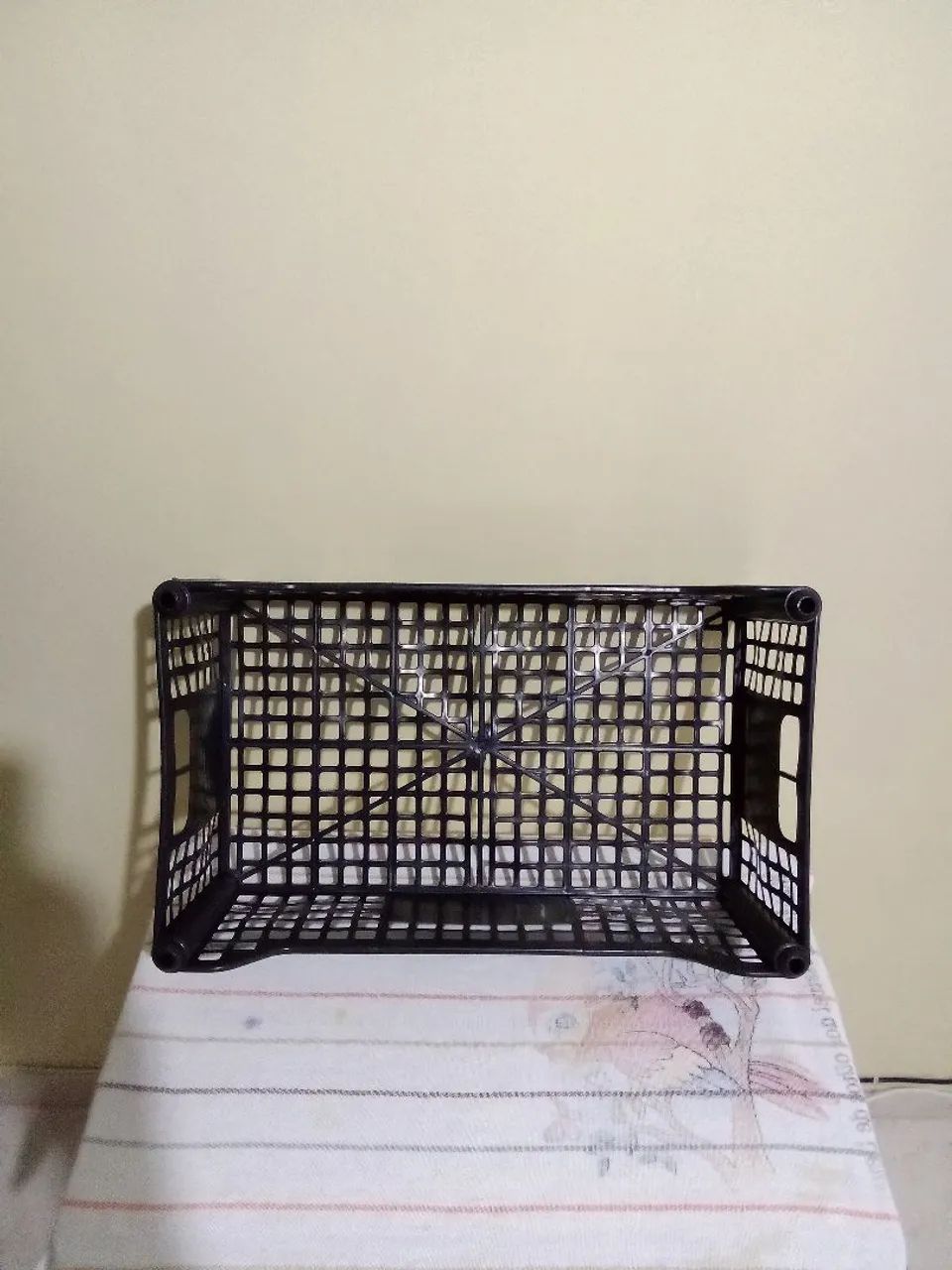 Vendo caixas de plástico novas média e grande preço 10 reais cada caixa  - Foto 5