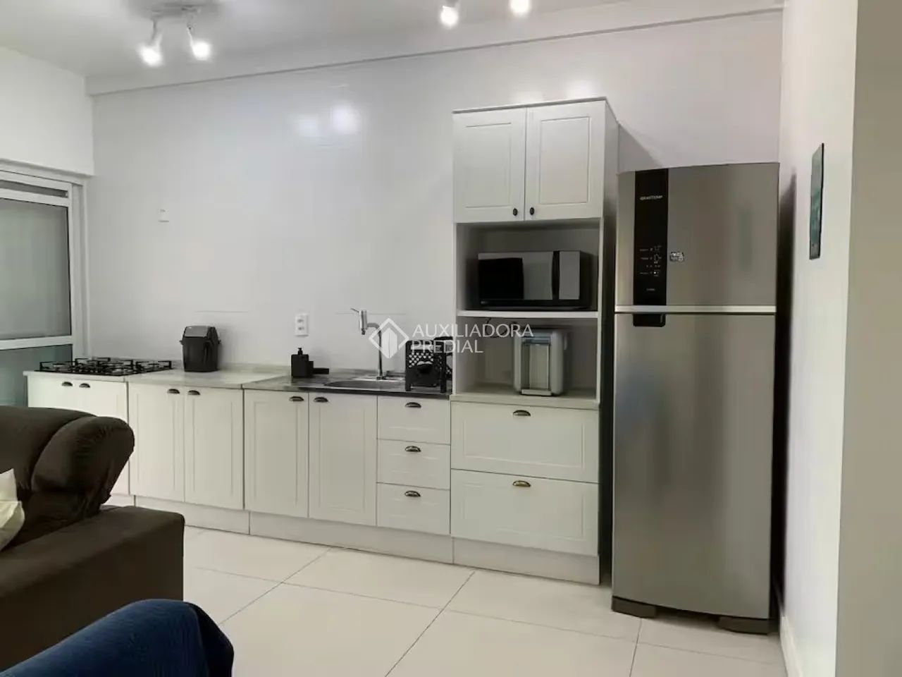02 Dormitórios com Suíte e condomínio com infraestrutura - Foto 3