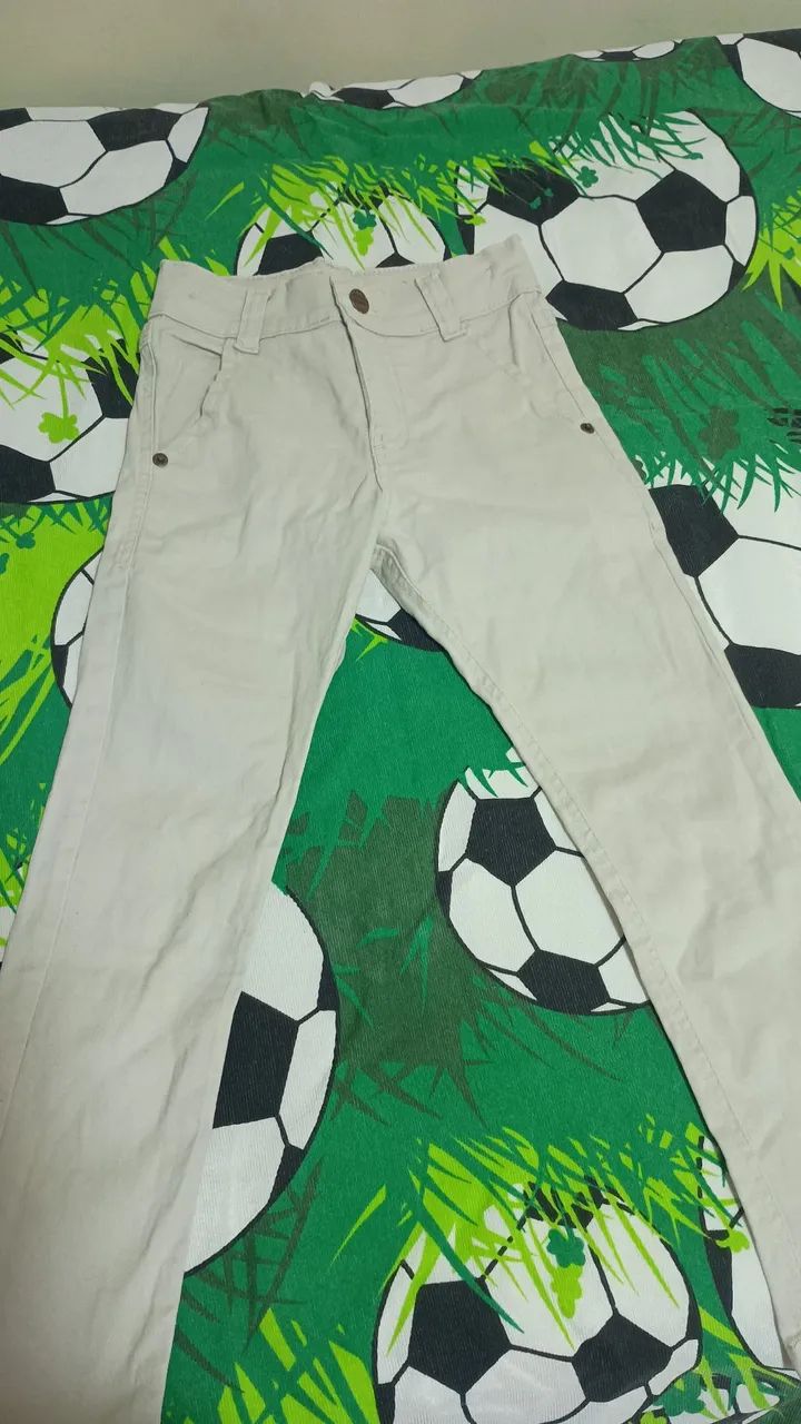 Calça semi- nova Tamanho 6 (menino)