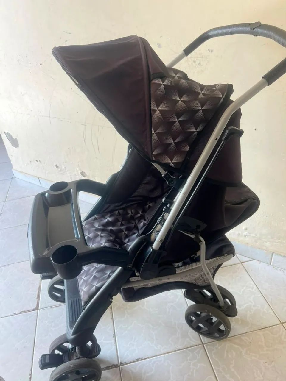 Vendo carrinho de bebê 
