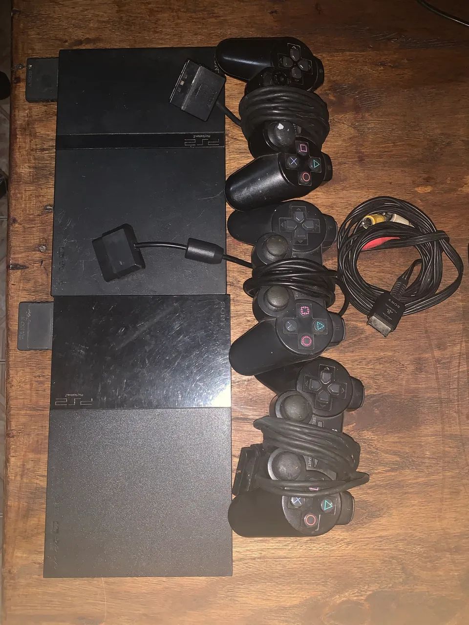 2 Playstation 2 / com 3 mantes 
