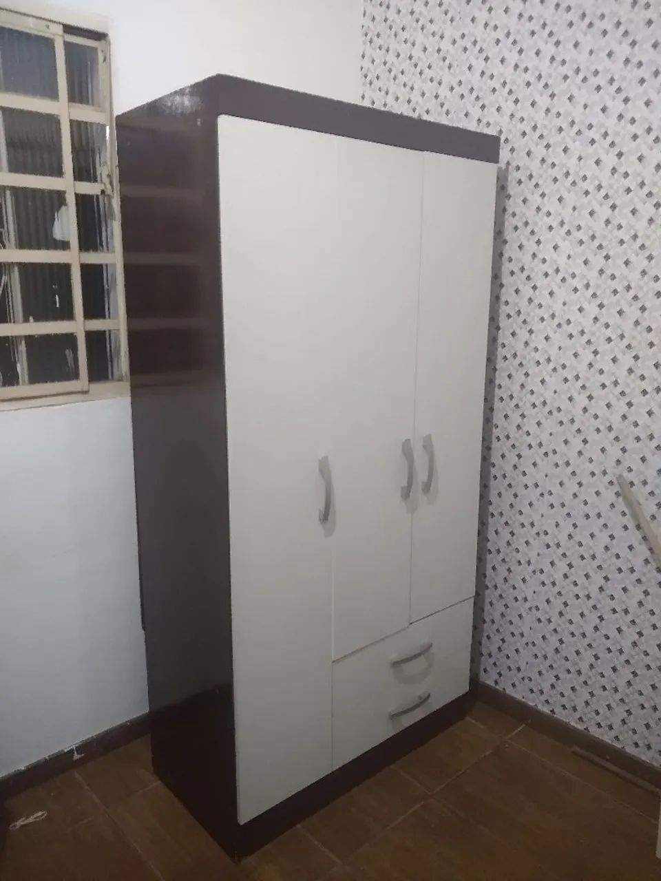 Guardar roupas solteiro