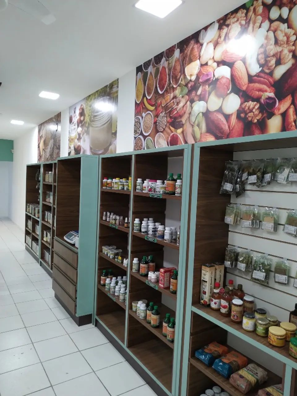 Prateleira+balcão para comercio material MDF maciço de boa qualidade - Foto 4