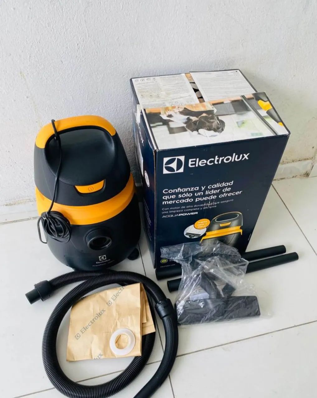 Aspirador de pó e água Eletrolux zero