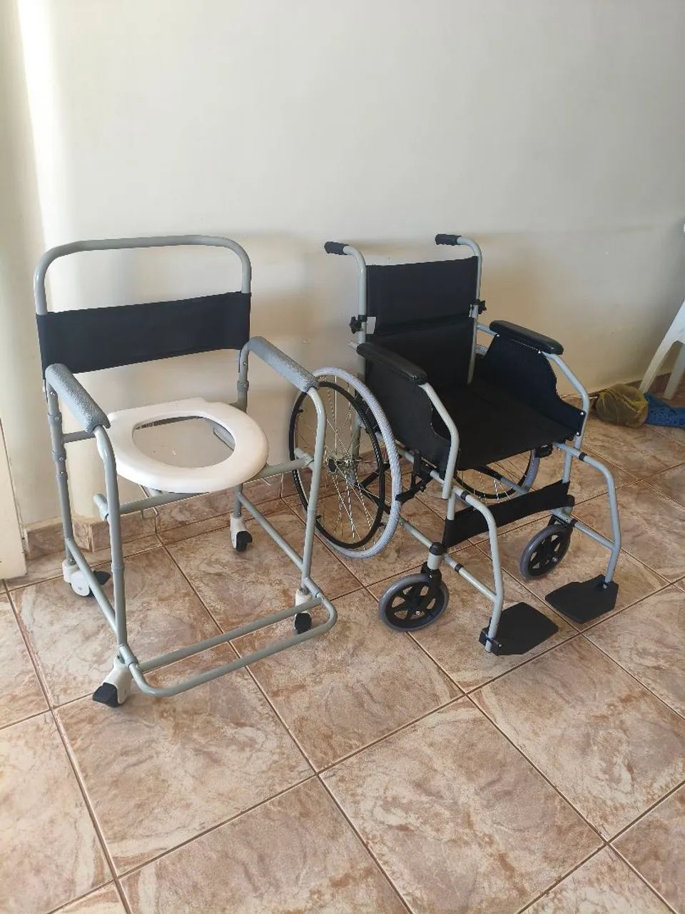 vendo cadeira de rodas e banho 