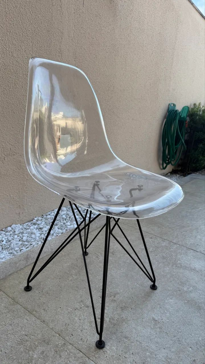 Cadeiras Eames Transparente com Base de Ferro Preto 