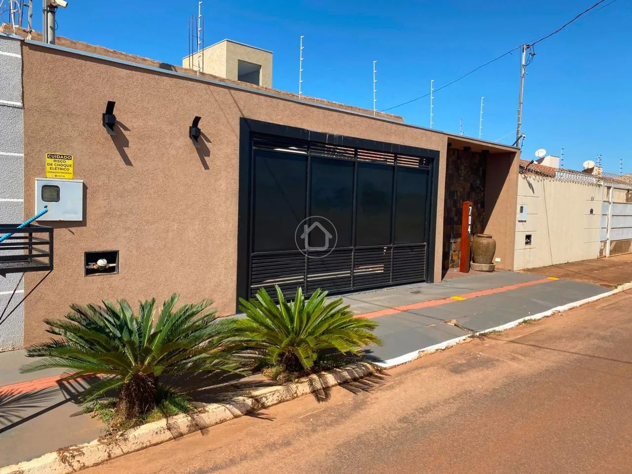 CASA TÉRREA COM AMPLO ESPAÇO GOURMET E PISCINA - Foto 2