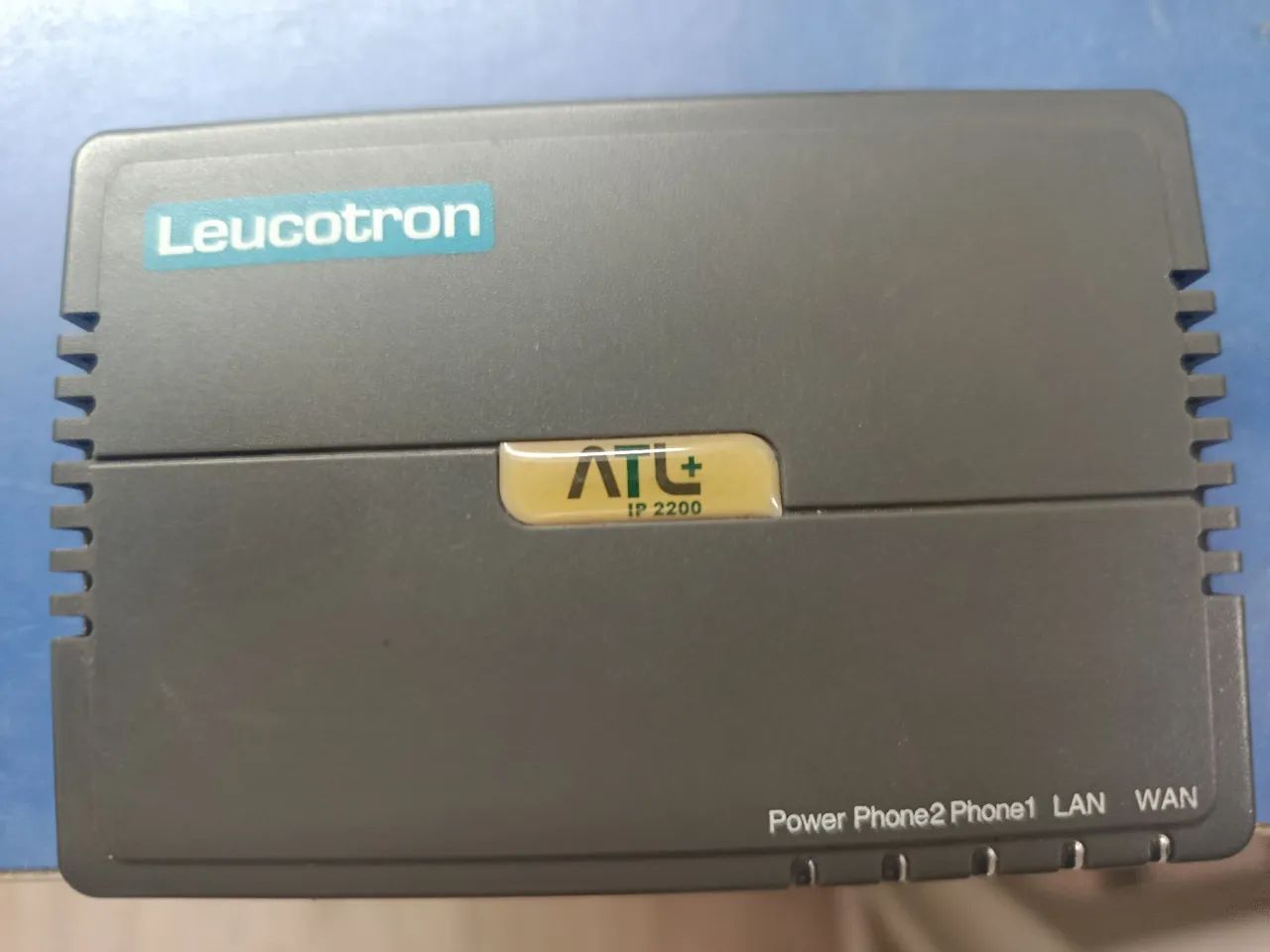 Adaptador de Telefone Analógico Leucotron ATL IP 2200 - Tecnologia VoIP