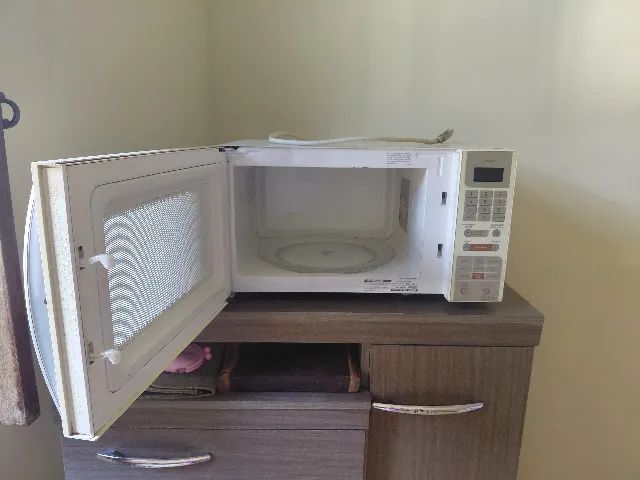 Microondas 30 litros brastemp cor branco - Foto 2