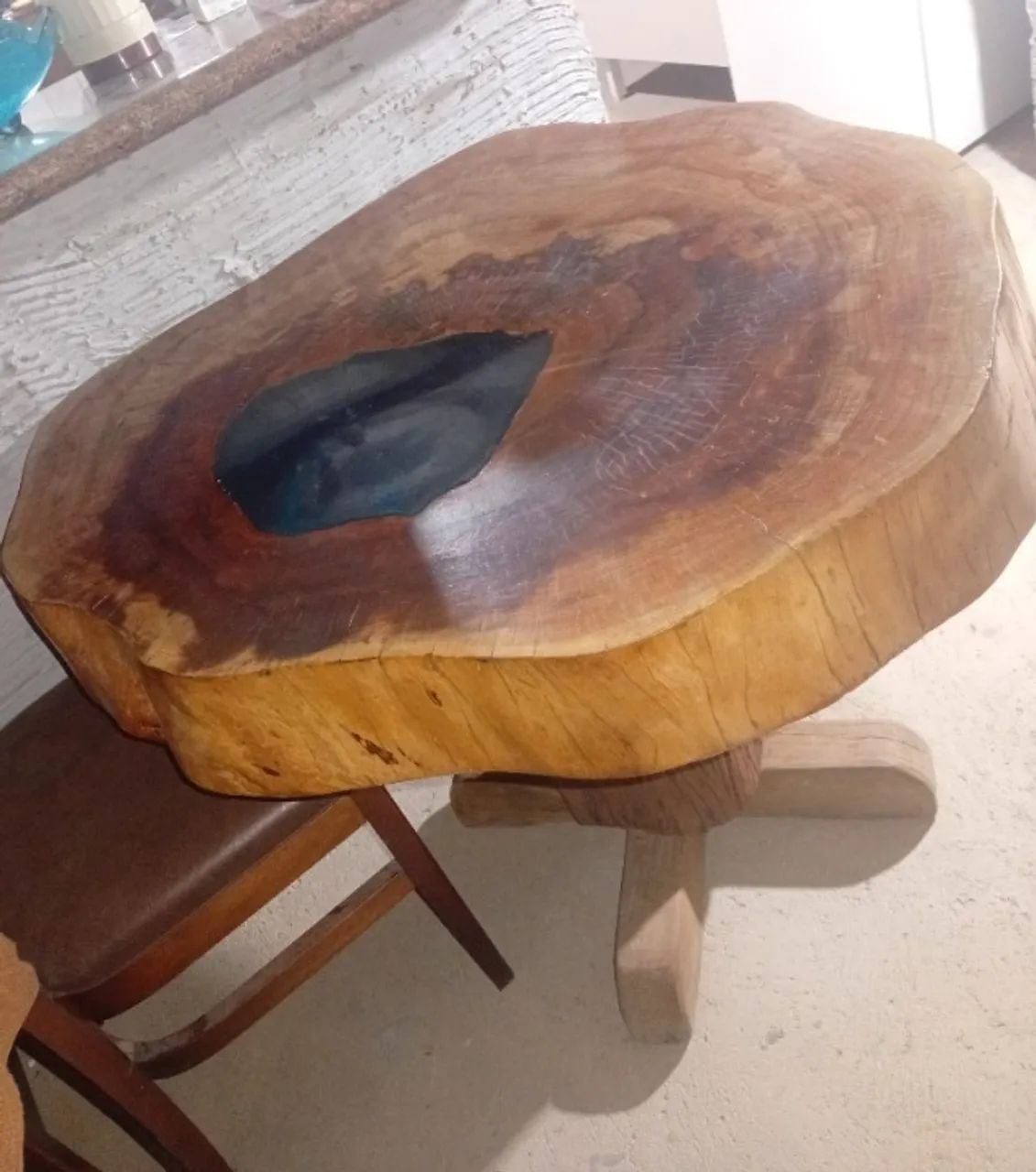 Mesa artesanal em Madeira Maciça 