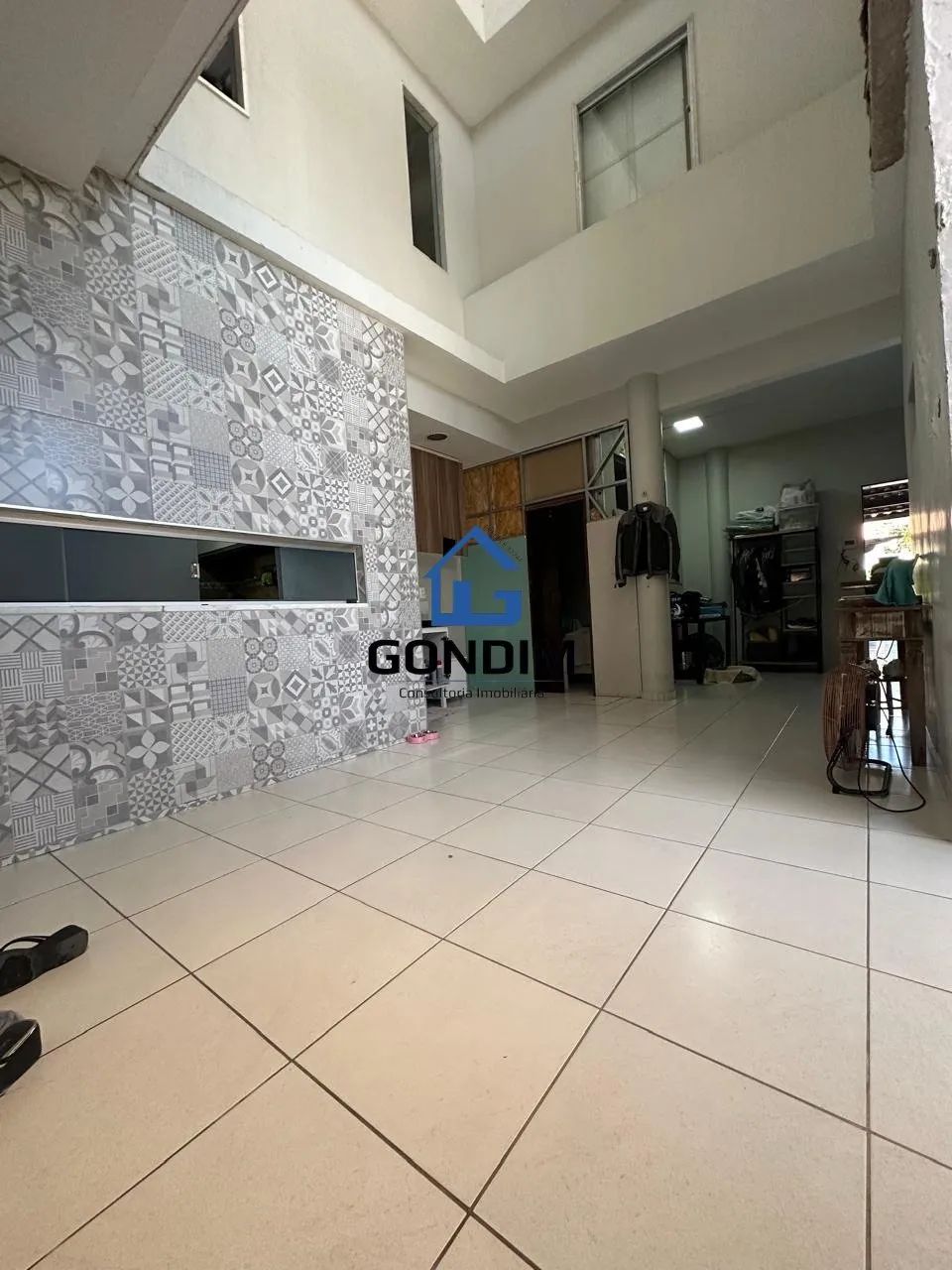 Vendo Imóvel Espetacular com Ampla Área Construída! - Foto 3