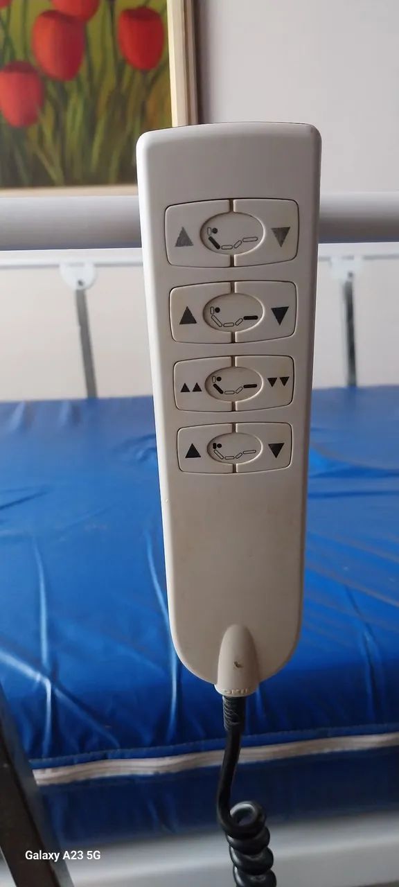 Cama hospitalar eletrica.