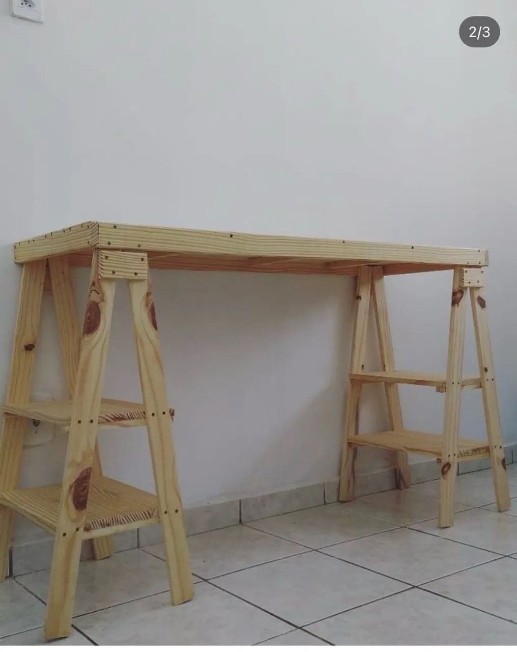 Mesa de estudo com prateleira e cadeira acolchoada + luminária  - Foto 5