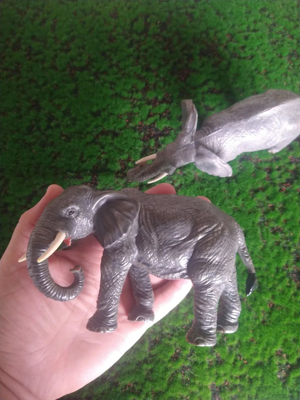 Miniatura de elefantes de brinquedo