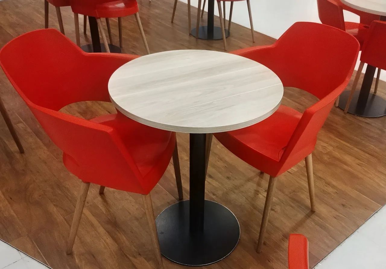 Mesas e cadeiras pra cafeteira ou área de lazer  - Foto 2