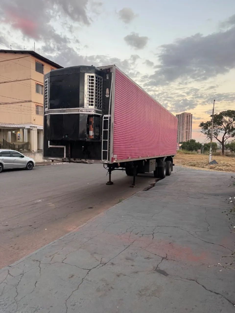 CARRETA CÂMARA FRIA 2 EIXOS 22 PALLETS  - Foto 3