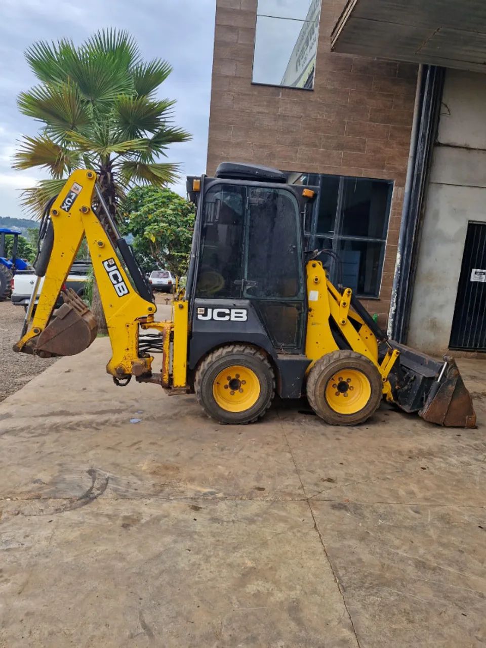 Mini Retroescavadeira JCB 1CX ano 2008 cabinada