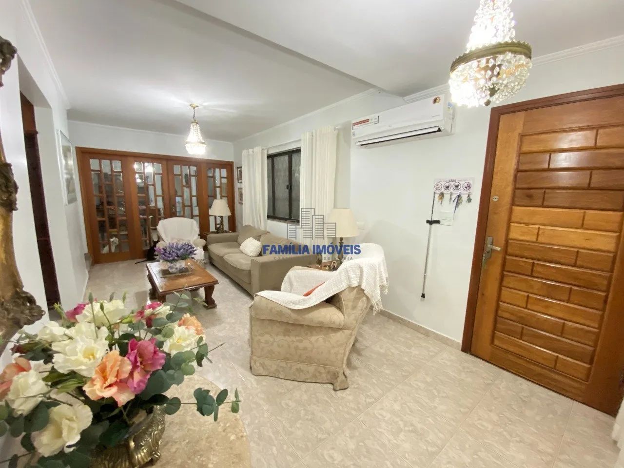 Comprar Sobrado 4 Dormitórios Gonzaga Santos SP