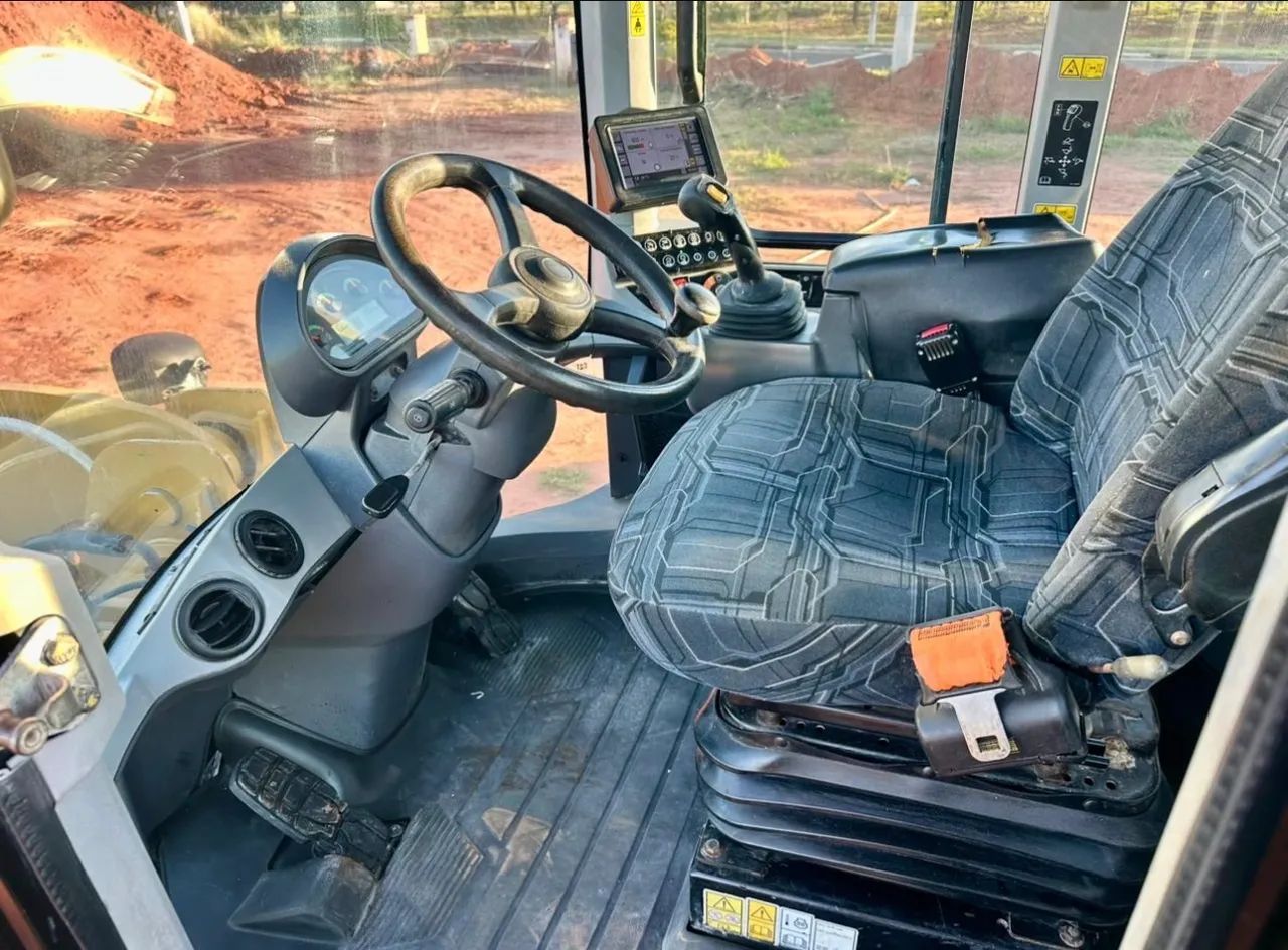 Pá Carregadeira Caterpillar 924K ano 2021, com 10.250 horas, ar condicionado, em SP - Foto 4