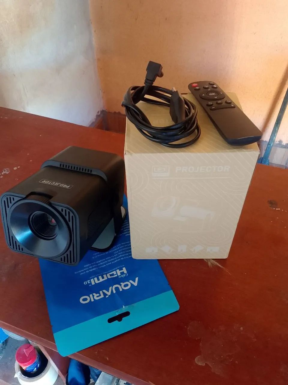 Mini projetor HY320 Full HD ,projeta até 150pol ,novo na caixa, somente testado - Foto 2