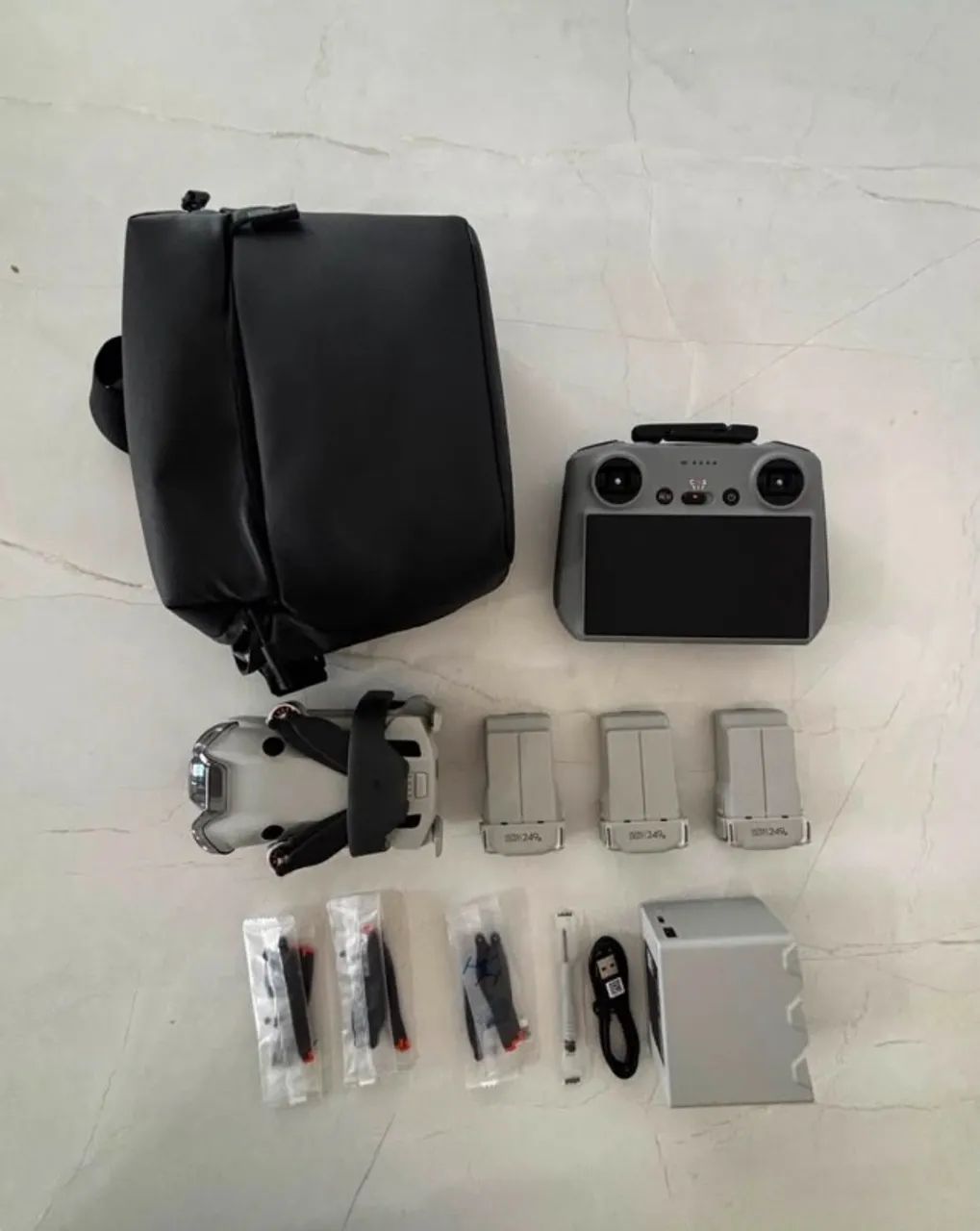 Drone DJI mini 4 pro + COMBO FLY MORE - Foto 2