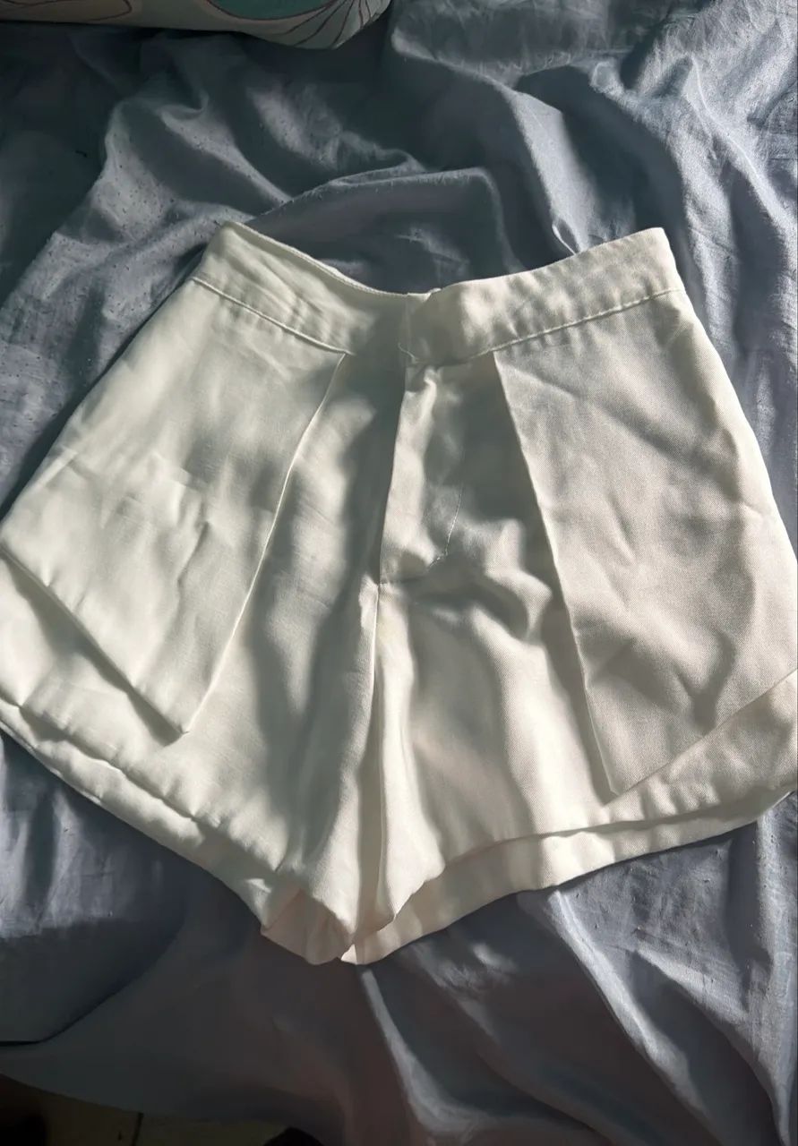 Short branco