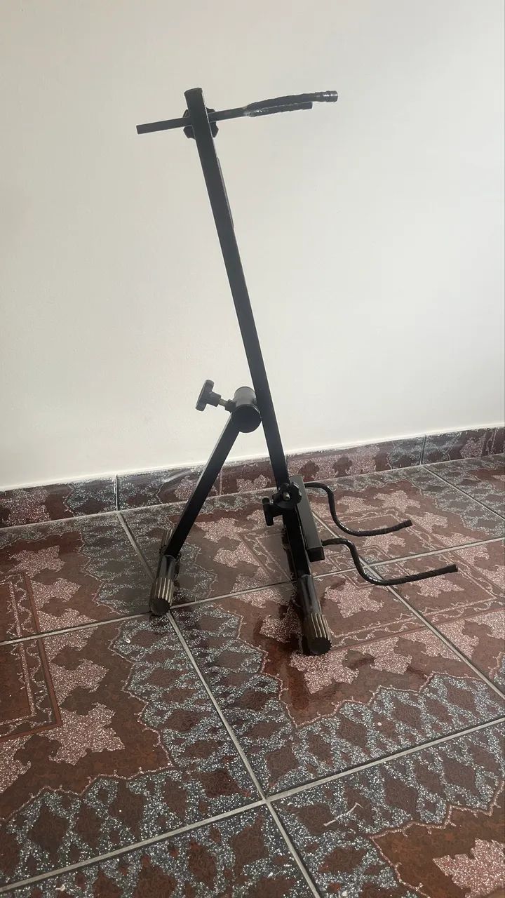 Suporte de chão para violão/guitarra/baixo - Foto 3
