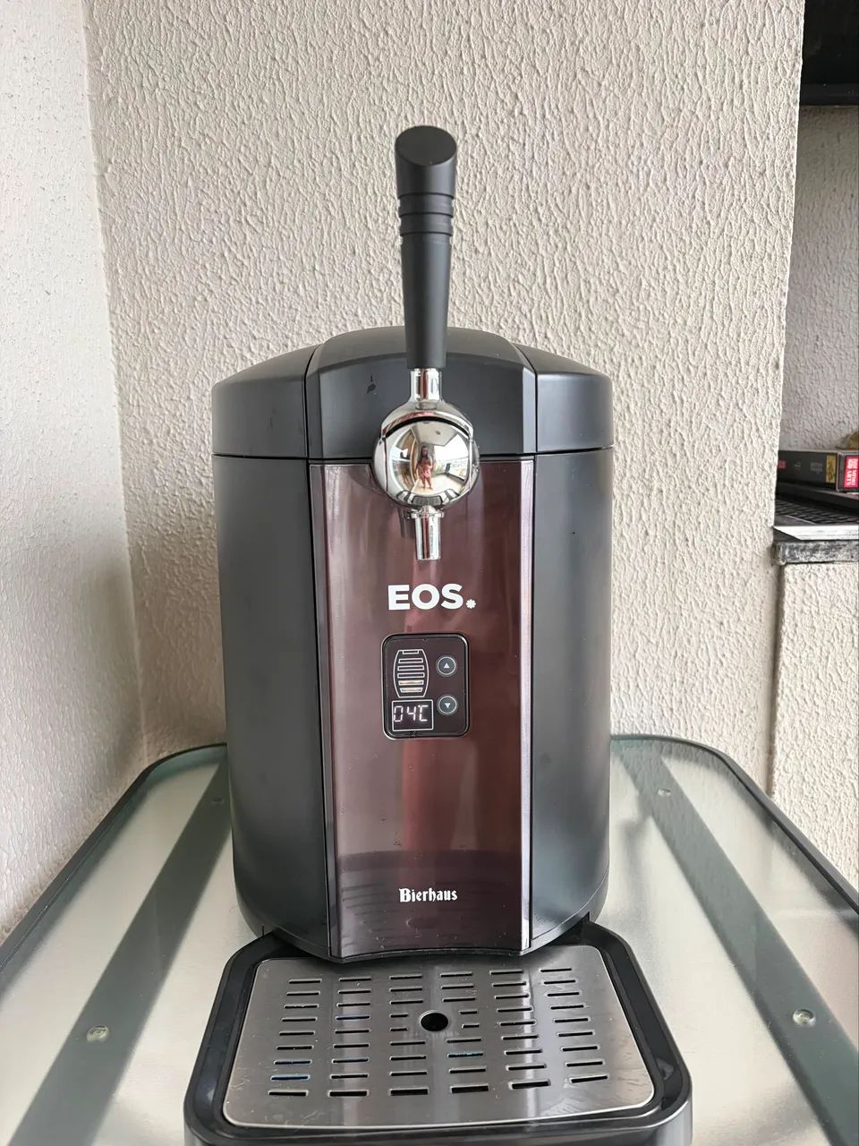 Chopeira EOS Bierhaus 5 Litros com Compressor All Black ECC055PC 110V - Foto 2