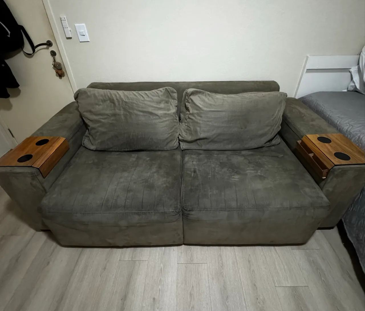 Sofá Retrátil - Bom estado