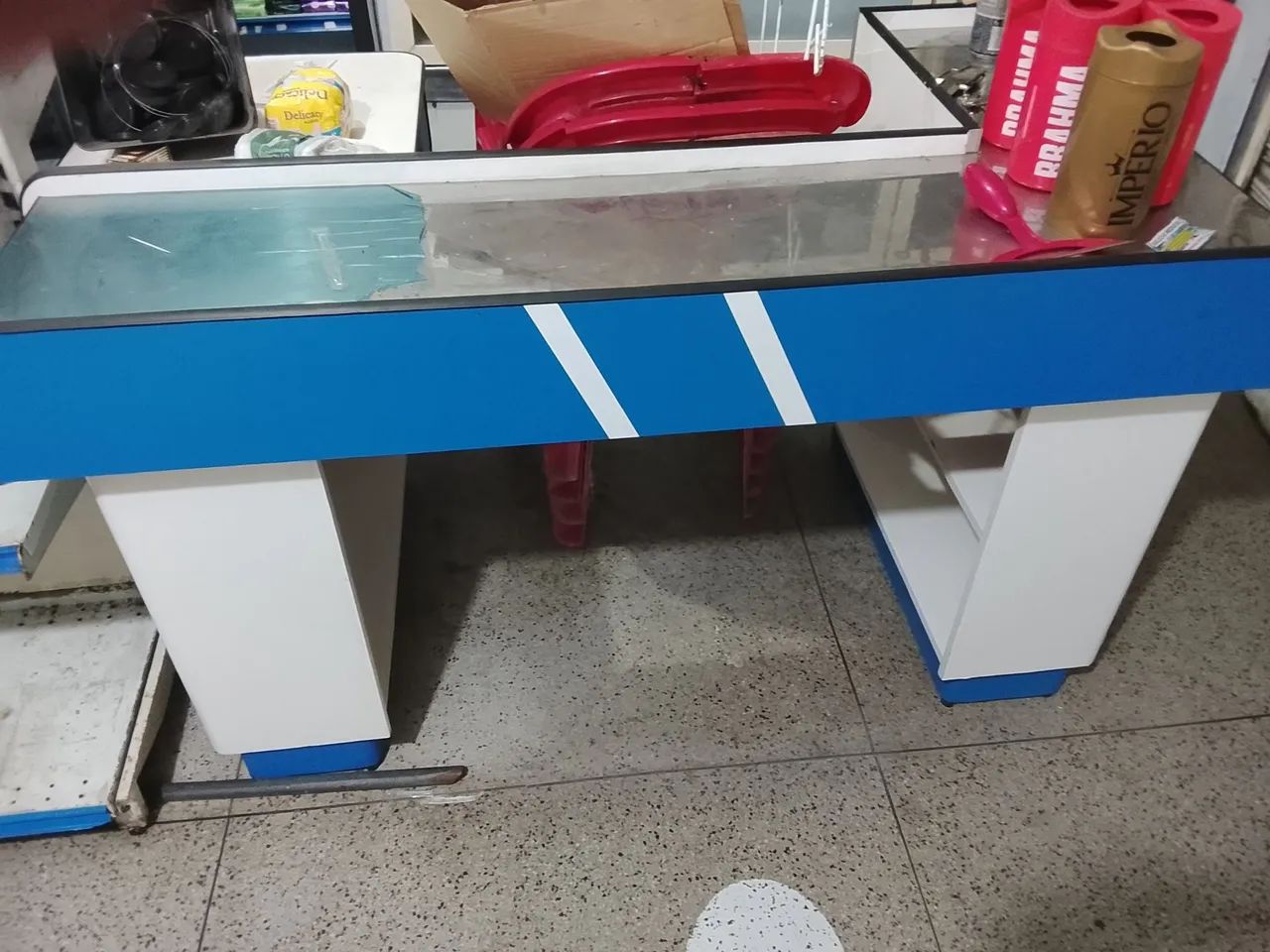Vendo este balcão caixa