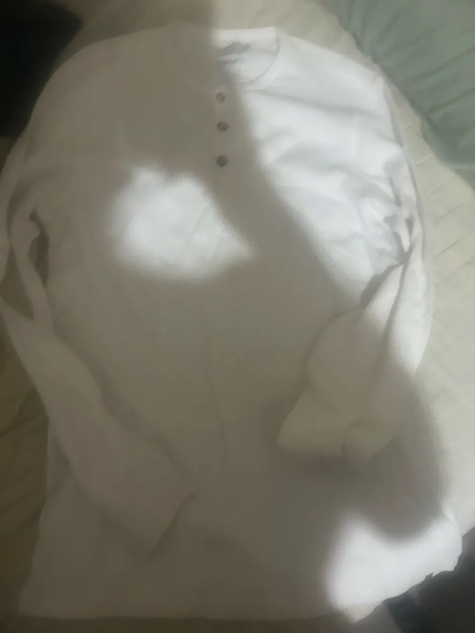 camiseta henley manga longa, branca. Nova.