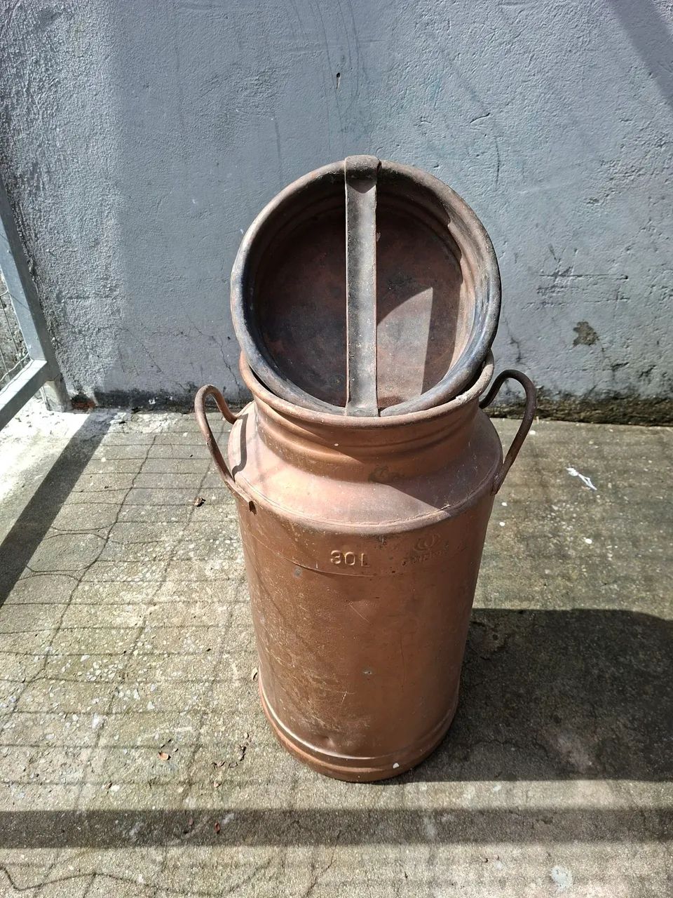 Latão de leite antigo 