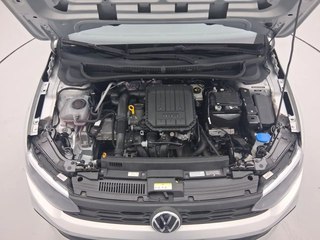 Volkswagen Polo Track 1.0 Flex 12V 5p, foto 10 de 18