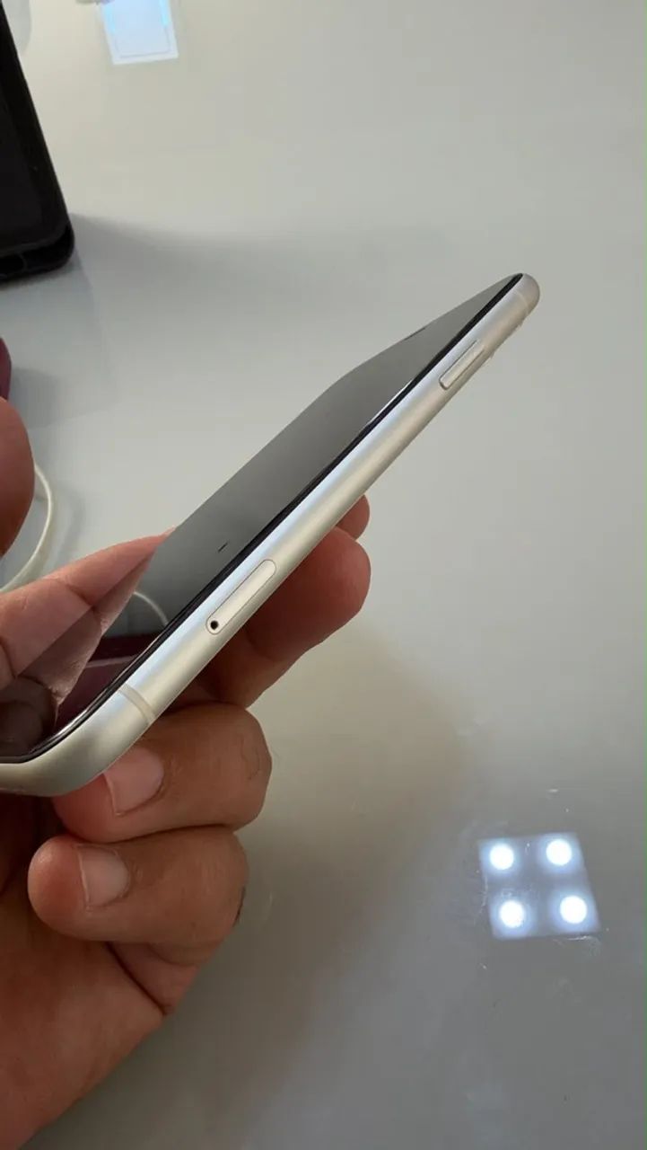 Iphone 11 64 gb branco - Foto 3