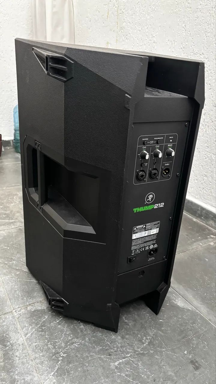 Caixa Mackie Thump 212 1400W Ativa 