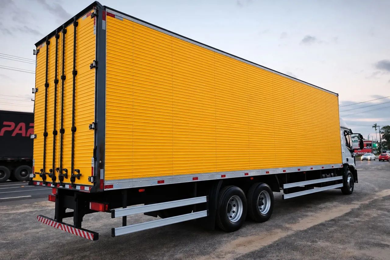 Iveco tector 24300 ano 2023  - Foto 3