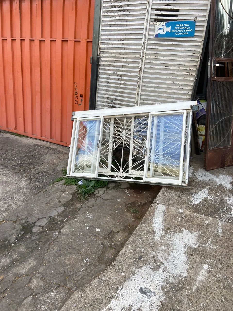 2 janelas  de ferro