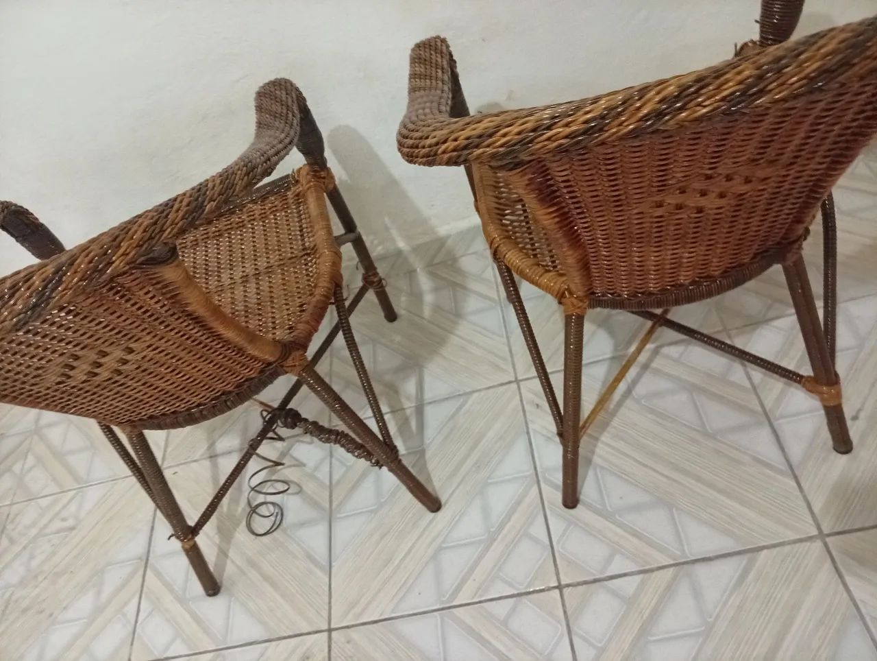 Vendo duas cadeiras para areas - Foto 2