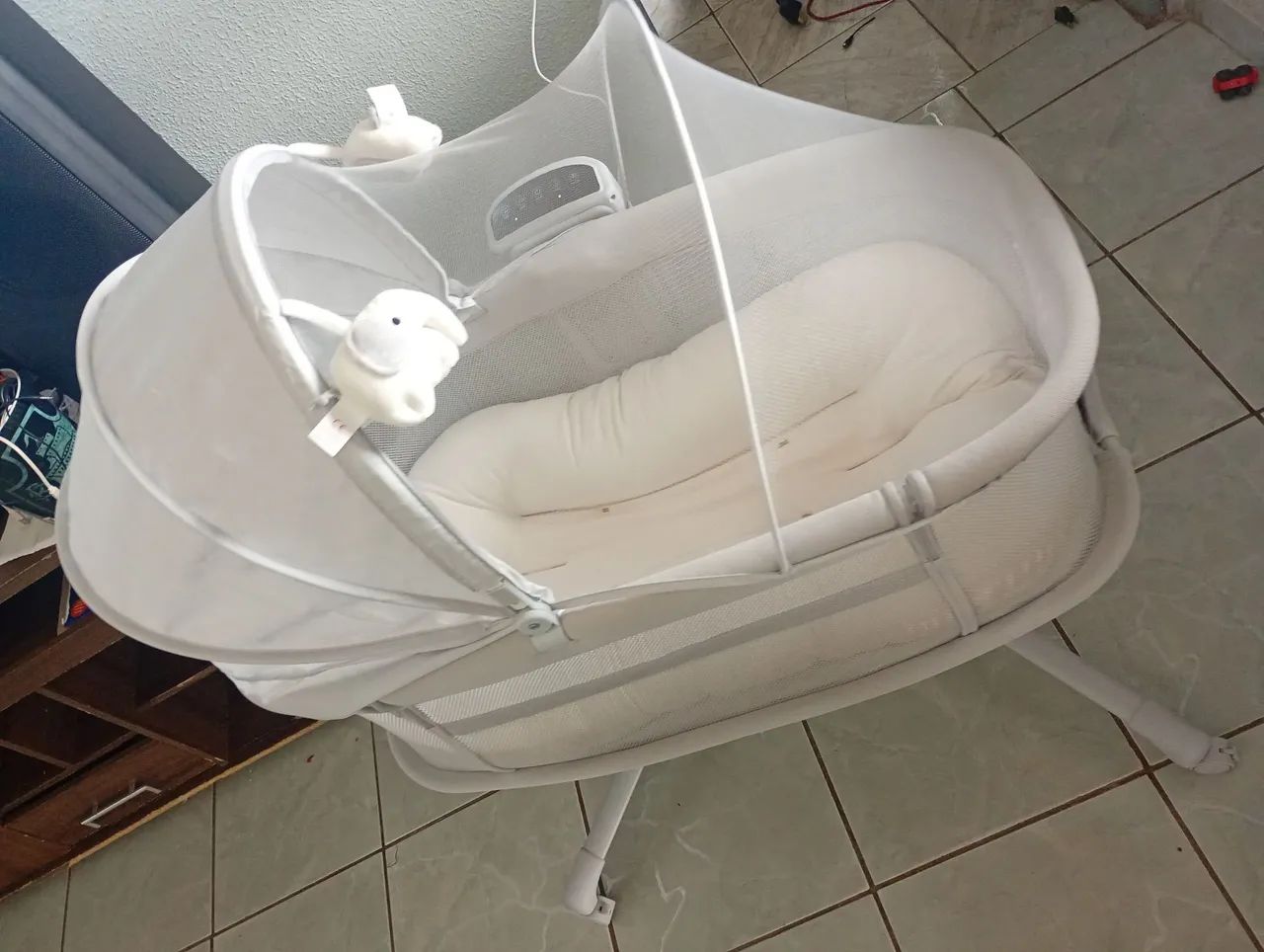 Berço balanço com bluetooth 