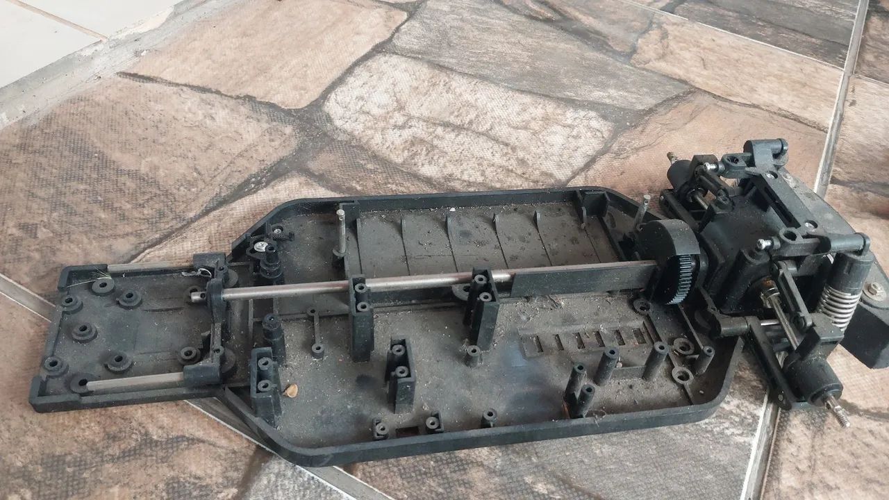 Chassi de automodelo elétrico  - Foto 2