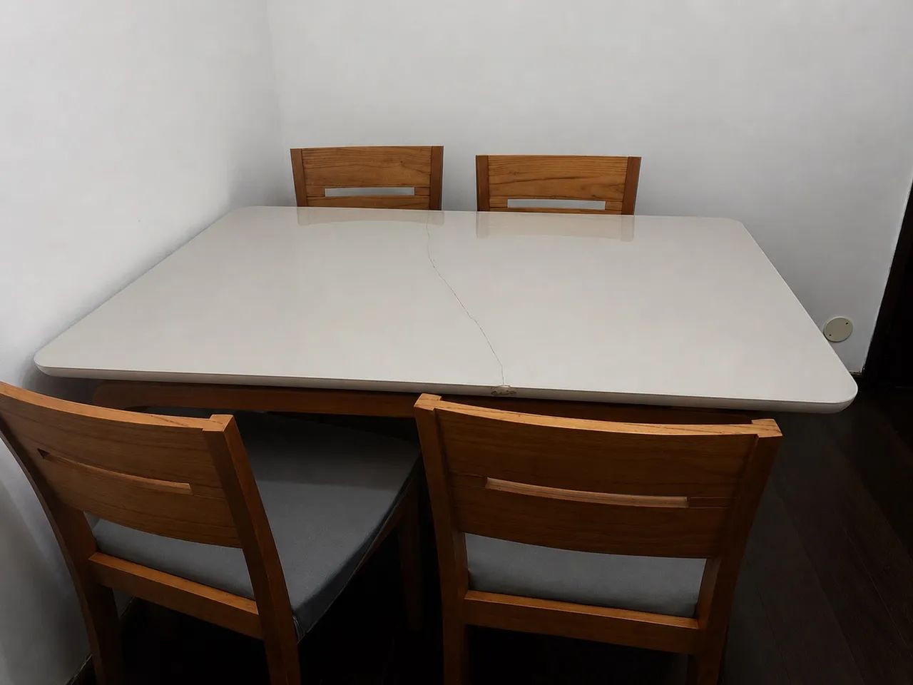 Mesa 4 cadeiras