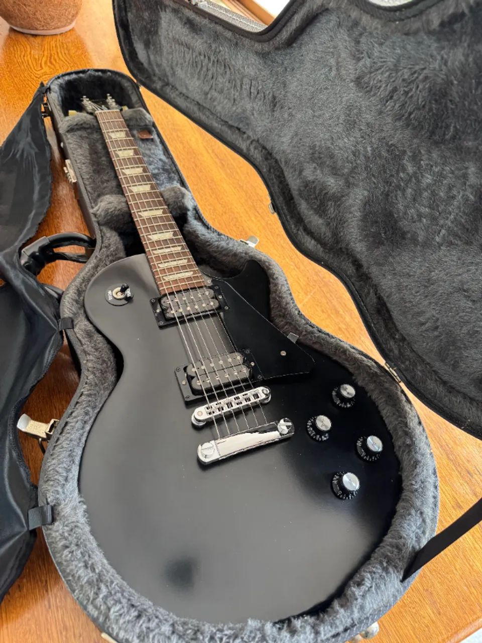 Guitarra Gibson Studio USA com case original