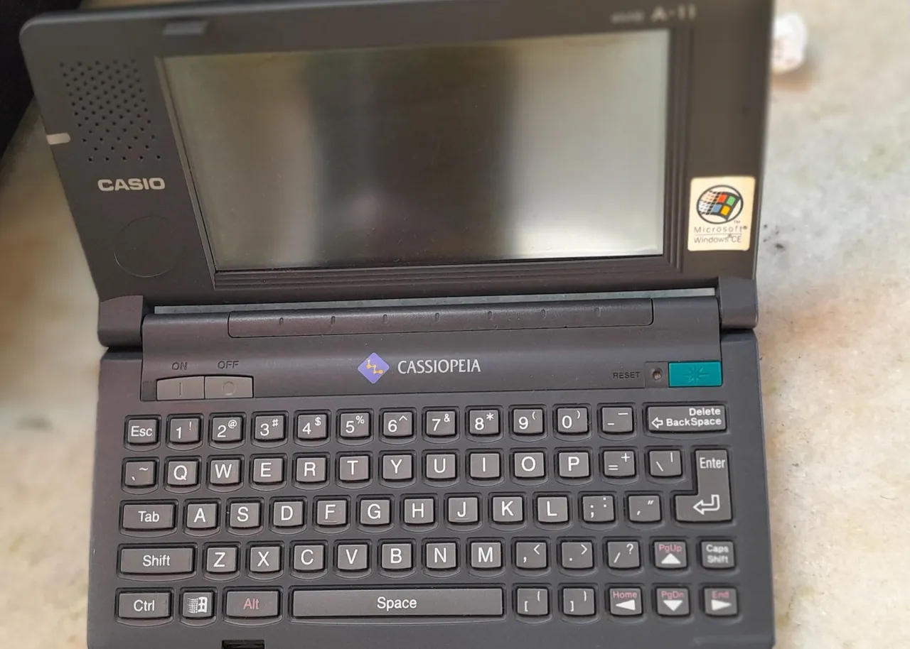 CASIO CASSIOPEIA Handheld PC ミニ PC Casio Cassiopeia A-11 Palmtop Handheld Pc Win Funciona P7n