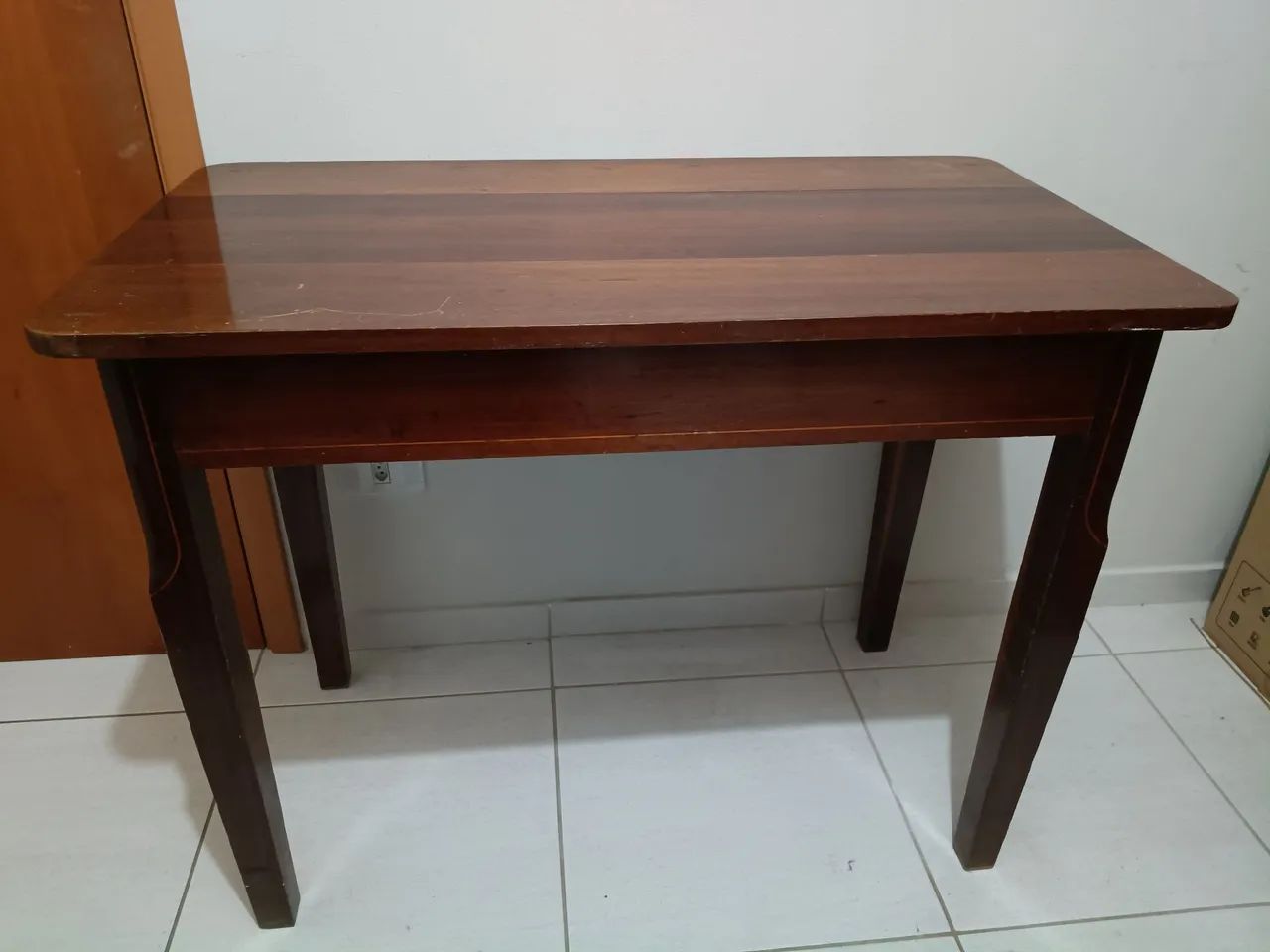 Mesa aparador em madeira de lei antiga