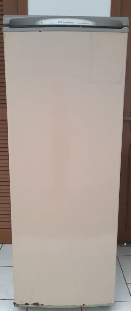 Geladeira Eletrolux R270 L
