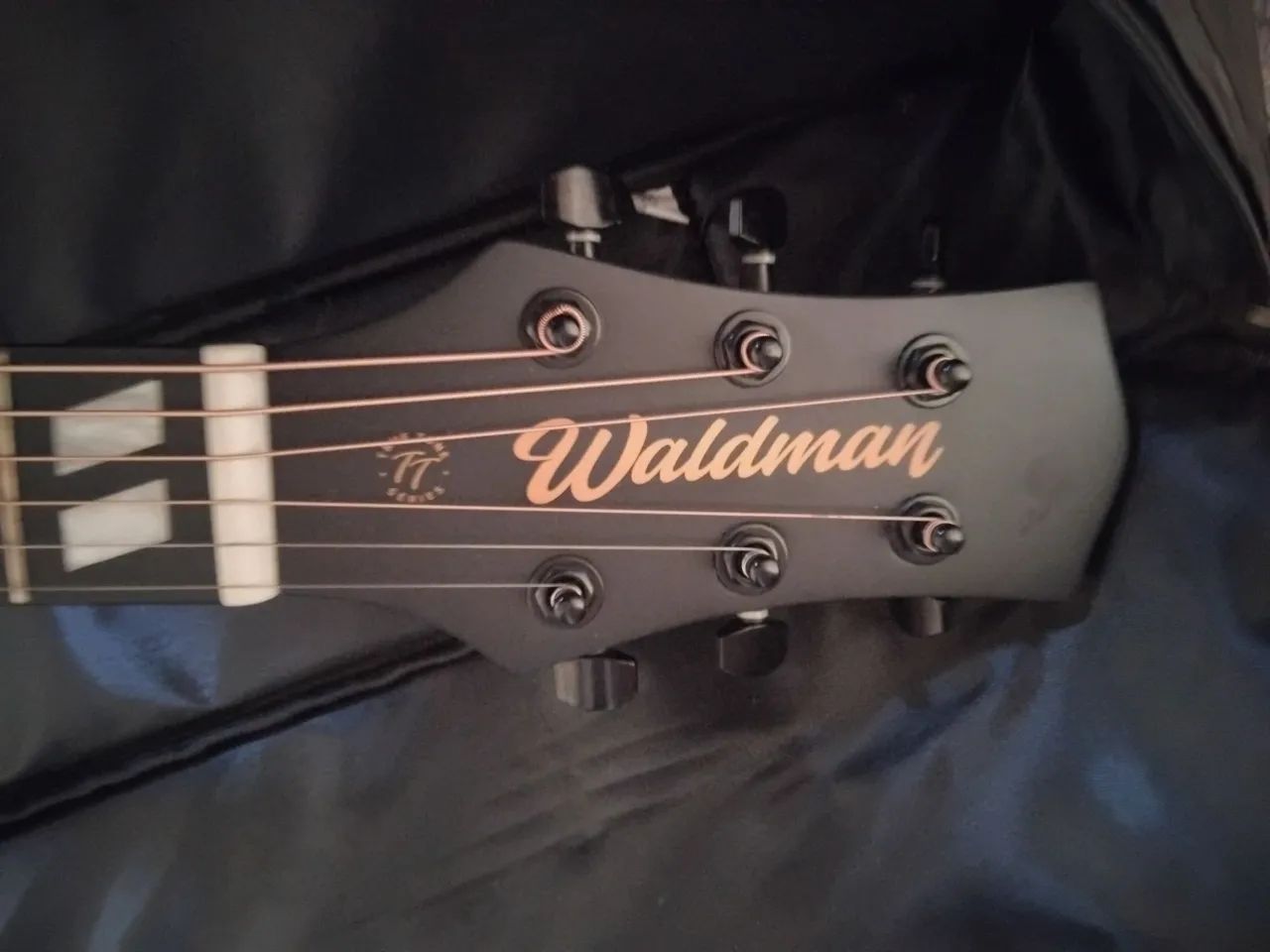 Violão eletroacústico 
