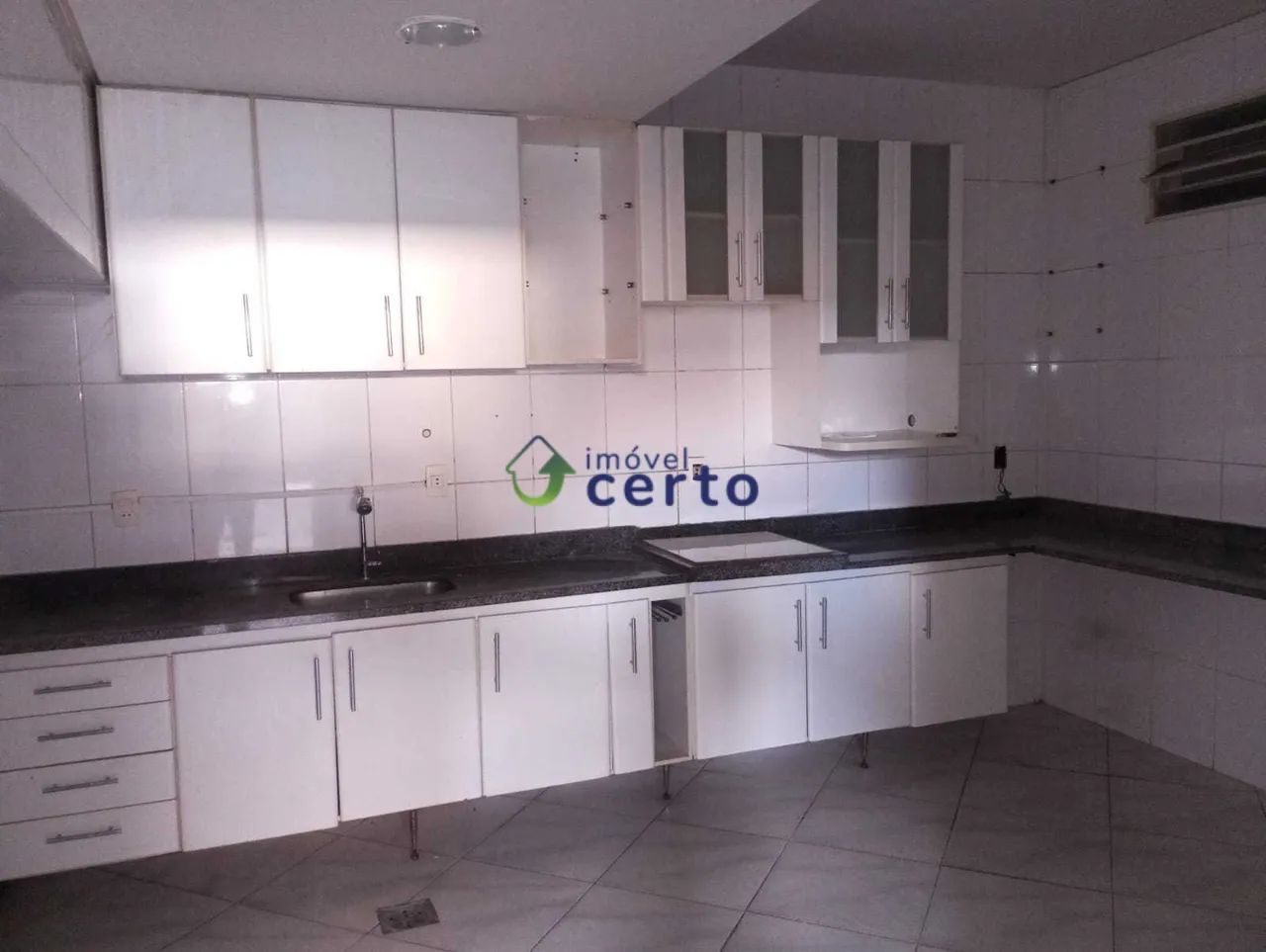 Casa Comercial com 5 quartos para alugar em Belo Horizonte
