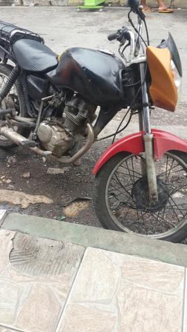 Vendo está moto 125 cargo ano 2001/2002